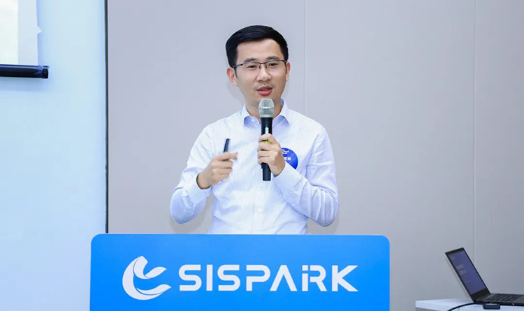 人力资源公司PG 国际华东科技业务总经理、数科同道招聘平台负责人李涛应邀参加活动